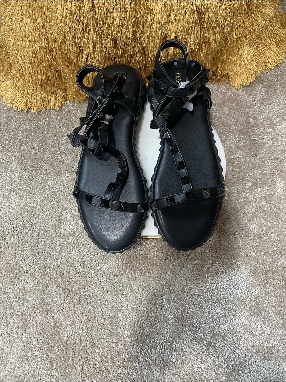 Fashion Nova Black Studded T-Strap Sandals
